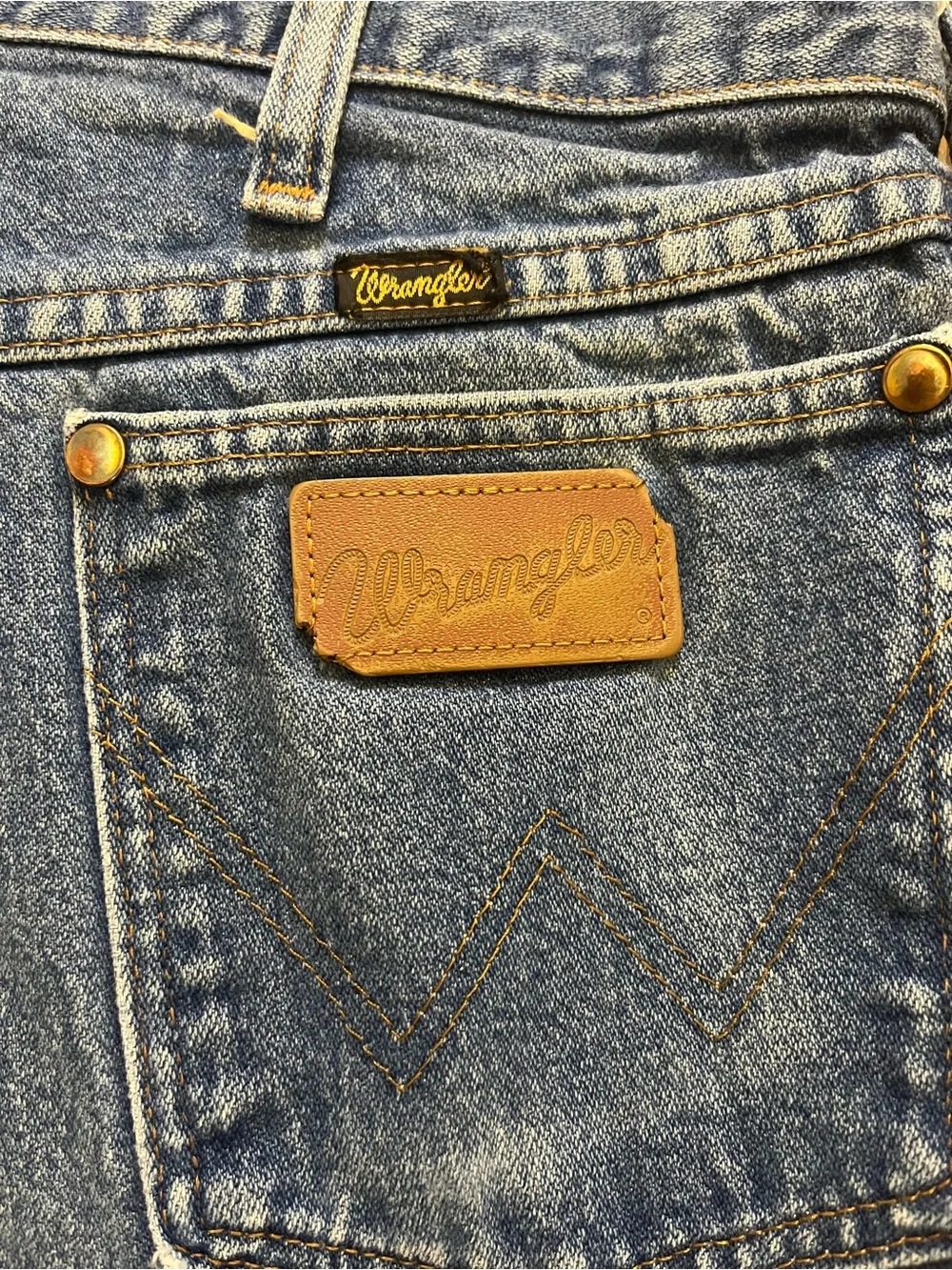 Vintage Wrangler USA Made High Rise Relaxed Straight Jeans 36x32